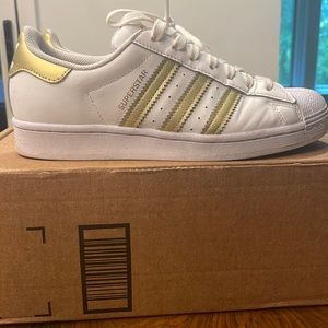 adidas superstars with gold 3 stripe women’s size 8